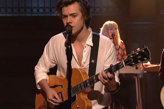 Harry Styles - nowe piosenki 2017 w Saturday Night Live [VIDEO]