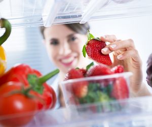 Które warzywa i owoce można przechowywać w lodówce, a którym zimno nie sprzyja?