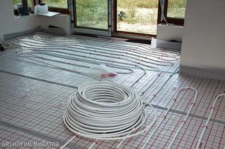 Zastanawiasz się nad instalacją ogrzewania podłogowego? Poznaj jego zalety i możliwości