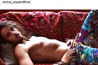 Michał Szpak pokazuje nagą klatę na Instagramie