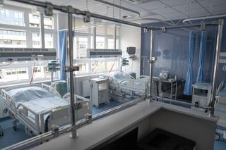 Nowa jakość dla pacjentów. Oddziały neurologii i udarowy w Gdyni otwarte po remoncie [GALERIA]