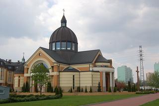 Wyglądają jak wyjęte z koszmaru! Zobacz najdziwniejsze budynki kościołów w Warszawie [TOP 10]