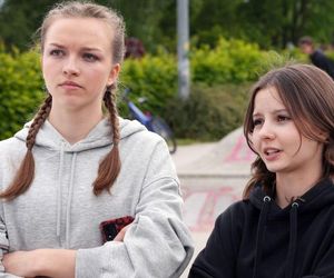 Barwy szczęścia odc. 3255. Ewa (Gabriela Ziembicka), Ewelina (Amelia Listwoń)