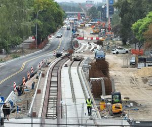 Budowa tramwaju do Dworca Zachodniego w Warszawie we wrześniu 2025 r.