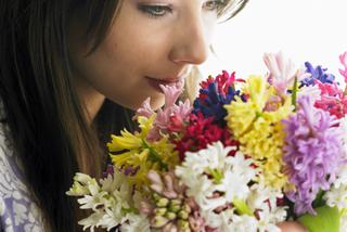 Kwiaty na Dzień Kobiet: ciekawe pomysły na BUKIETY i nie tylko...