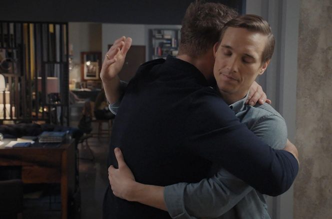 M jak miłość, odcinek 1874: Olek (Maurycy Popiel), Marcin (Mikołaj Roznerski)