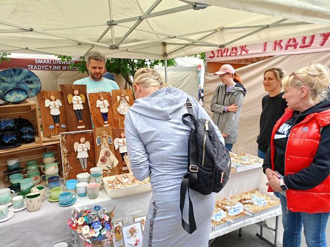 Stoiska wystawców podczas Jarmarku św. Stanisława można odwiedzać w godz. 10.00-18.00 w dn. 10 i 11 maja