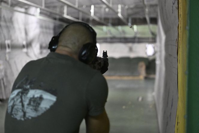 Zawody strzeleckie w Warszawie. Z bronią weterani, funkcjonariusze i żołnierze