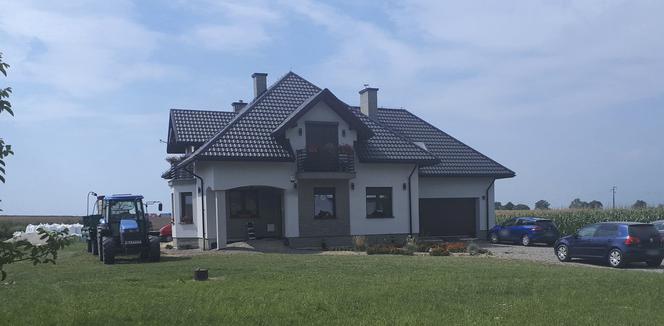16-latek porżnął małżeństwo