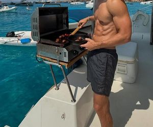 Maciej Musiał kipi seksem