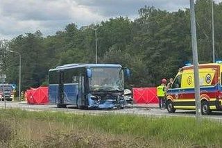 Zderzenie autokaru z osobówką na DK50 pod Mińskiem Mazowieckim