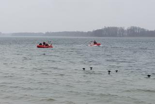 Dramatyczna akcja nad jeziorem w Skorzęcinie! Heroiczna walka o życie nurka