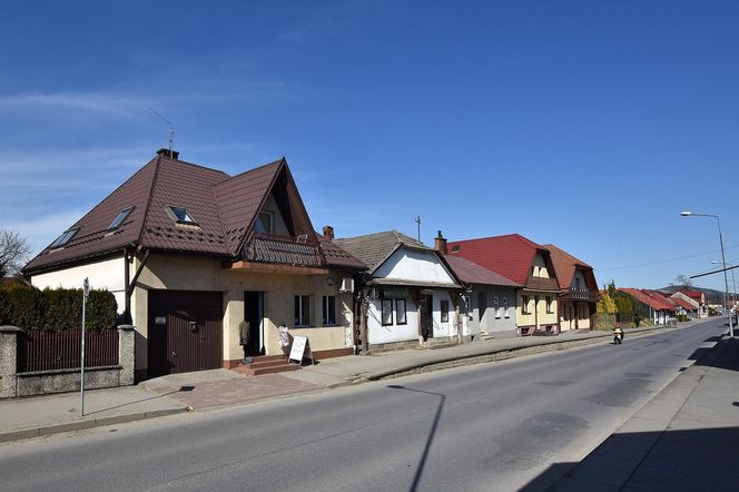 To jedno z najmniejszych miast w Małopolsce. Jedna decyzja papieża sprawiła, że stało się sławne