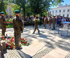 Na Skwerze Niepodległości w Siedlcach można było wysłuchać okolicznościowych przemówień i Apelu Pamięci Oręża Polskiego