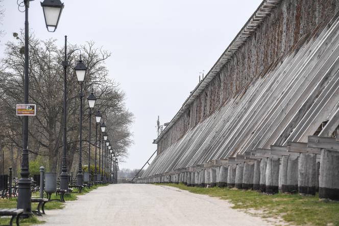  Pusty i bezludny Ciechocinek w dobie koronawirusa