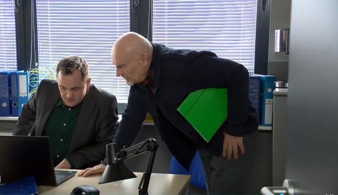 Na Wspólnej, odc. 3464: Roman (Waldemar Obłoza), Sławek (Mariusz Słupiński)