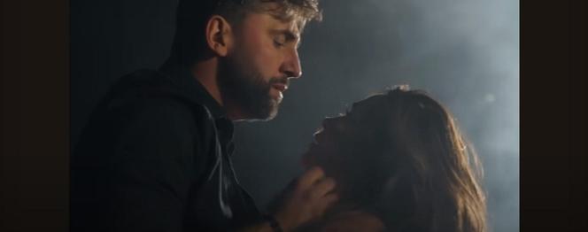 Maserak w bardzo sugestywnych scenach z kontrowersyjną celebrytką! Jego ukochana to WIDZIAŁA?