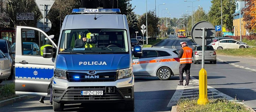 Makabra w Wesołej. Nie żyje kierowca audi