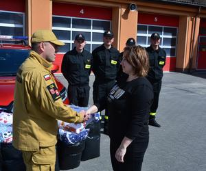 Niezwykły prezent dla zamojskich strażaków. Do jednostki trafiło ponad 140 poduszek 