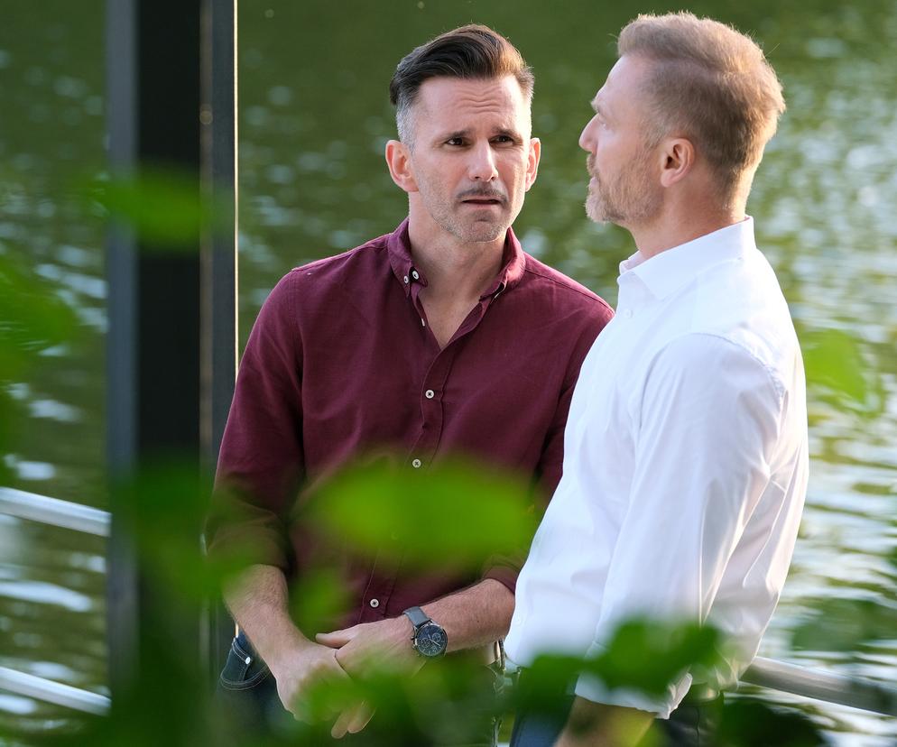 M jak miłość, odcinek 1691: Kamil (Marcin Bosak), Andrzej Budzyński (Krystian Wieczorek) 