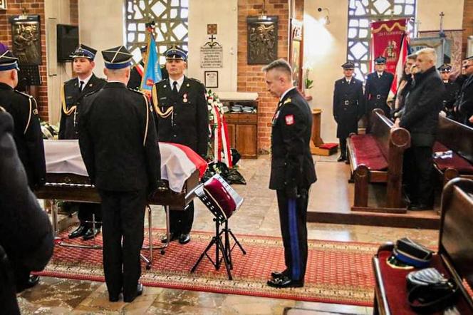 Pogrzeb Bartosza Błyskala. Strażak-nurek zginął podczas poszukiwań Grzegorza Borysa w Gdyni