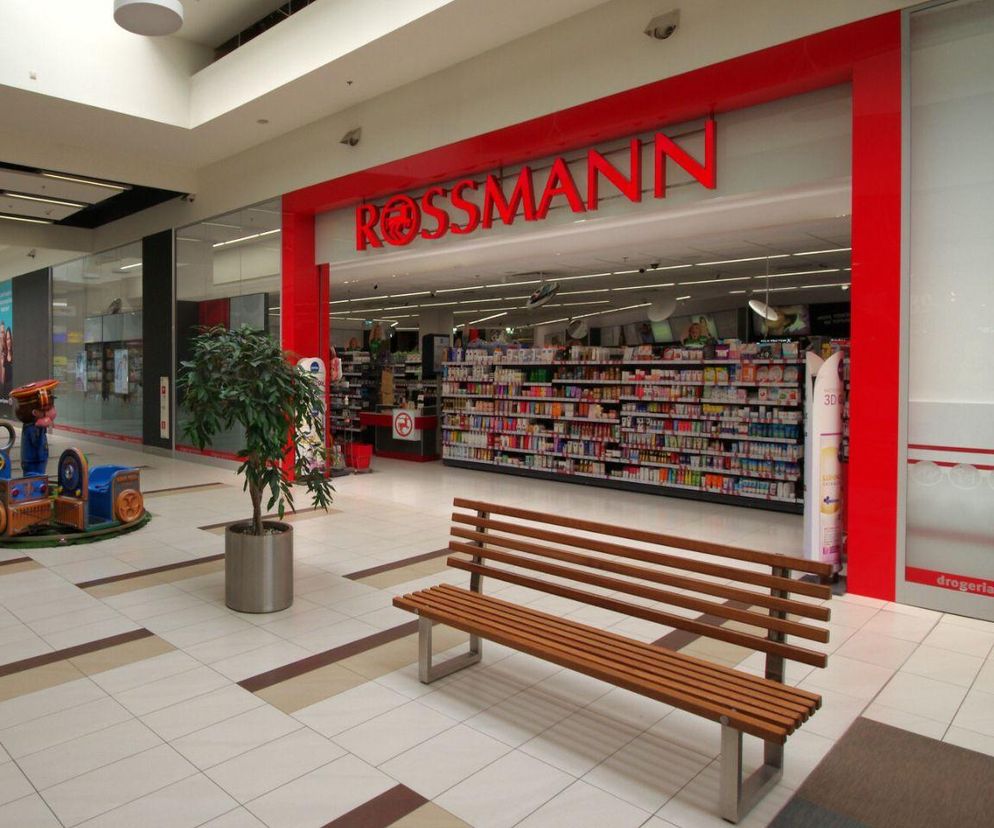 Balsamy do opalania z Rossmann. Te kremy na lato robią furorę