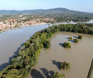 Fala kulminacyjna dociera do stolicy! Orban zapewnia, że wszystko pod kontrolą