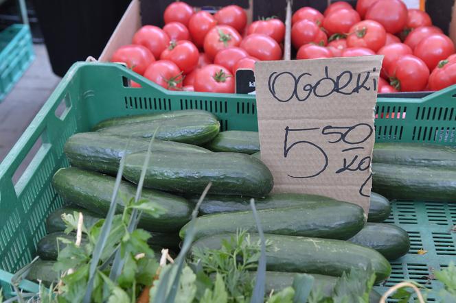 Ceny warzyw i owoców zwalają z nóg! Drożyzna na warszawskich bazarach 