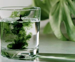 Wspiera trawienie, poprawia kondycję skóry. Po prostu wsyp łyżeczkę do wody