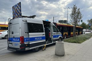  4-latek ciągnięty przez autobus miejski! Drzwi pojazdu przycięły nóżkę dziecku