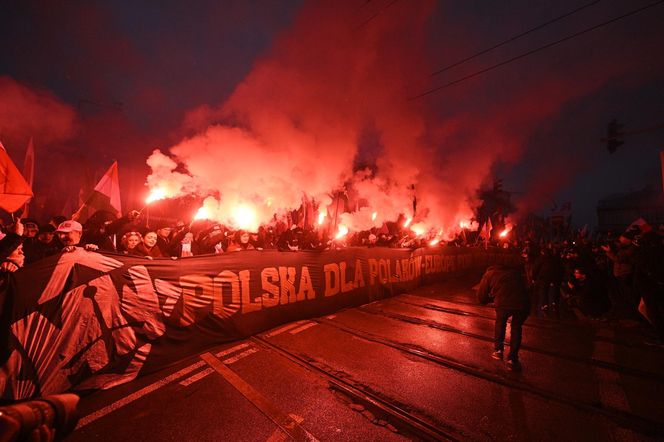 Marsz Niepodległości 2025 na żywo. Relacja z Warszawy. "Chcę zobaczyć Polskę samodzielną i niezakompleksioną"
