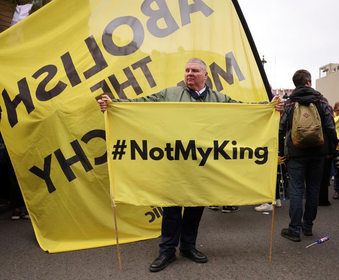 Koronacja Karola III. Protesty przeciwko królowi w Londynie  