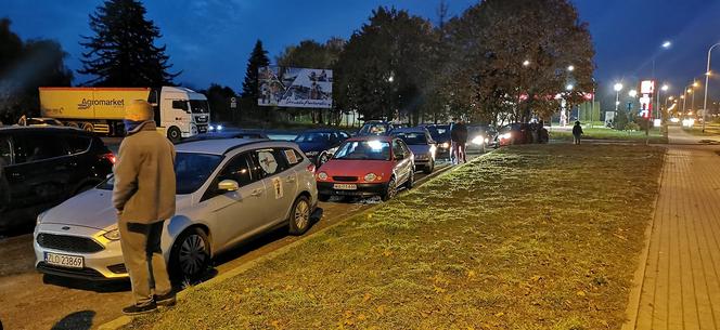 Jak zorganizować protest samochodowy? W Drawsku Pomorskim mieszkańcy wyjechali na ulice miasta