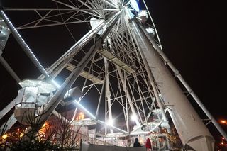 Wizyta świętego Mikołaja na Placu Wolności w Poznaniu