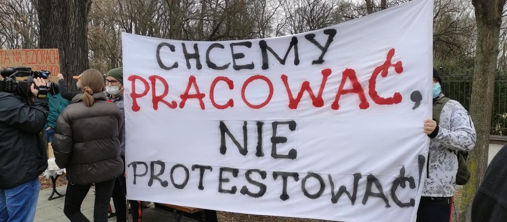 PROTEST HOTELARZY 1.03.2021 - domagają się natychmiastowego otwarcia ich branży!