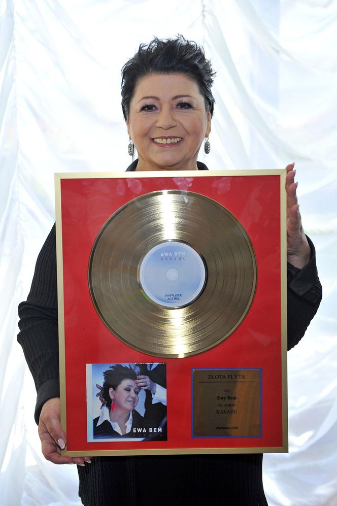Ewa Bem usłyszała druzgocącą diagnozę. Pierwsza dama polskiego jazzu walczy z nowotworem: "Biorę chemię" 