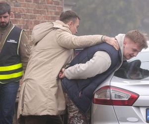 	Barwy szczęścia odc. 3185. Majak (Łukasz Borkowski),  młody Leszek Szymański (Maciej Czerklański)