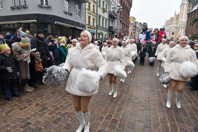 Orszak Trzech Króli w Toruniu. Tak wyglądał 6 stycznia 2024 roku na starówce