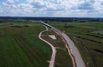Trwa budowa najważniejszej obwodnicy w woj. podlaskim. Estakada nad Biebrzą robi wrażenie!