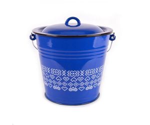 Domowe akcesoria emaliowane