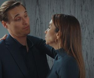 M jak miłość odcinek 1871 ostatni - finał sezonu. Aneta (Ilona Janyst), Olek (Maurycy Popiel) 