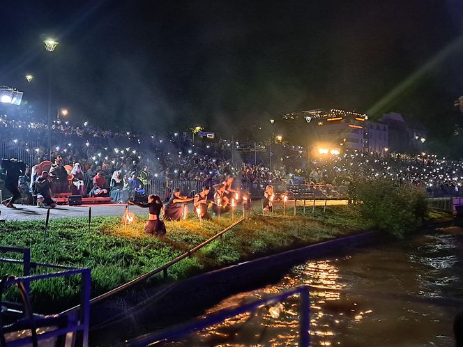 Małopolskie Królewskie Widowisko na Wiśle w ramach 24. Parady Smoków