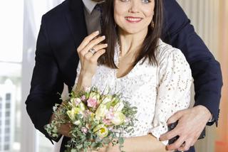 Na Wspólnej odc. 3288. Marta (Joanna Jabłczyńska) i Mikołaj (Krzysztof Wieszczek) biorą ślub
