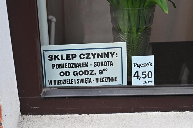 Gigantyczne kolejki po słodkości. Politycy z pączkami na ulicy. Tak wygądał tłusty czwartek w Warszawie