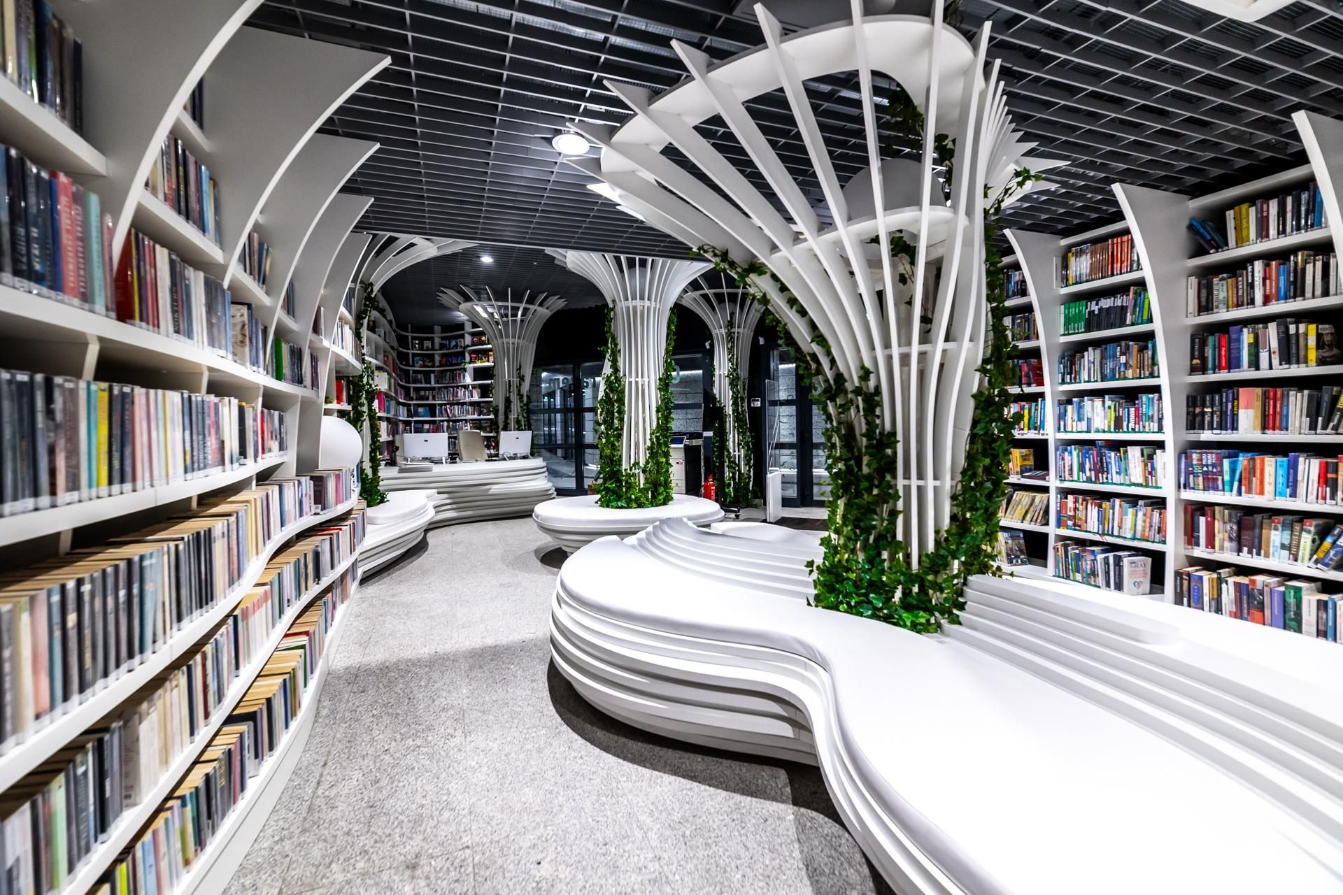 Metroteka – biblioteka na stacji metra M2 Kondratowicza w Warszawie