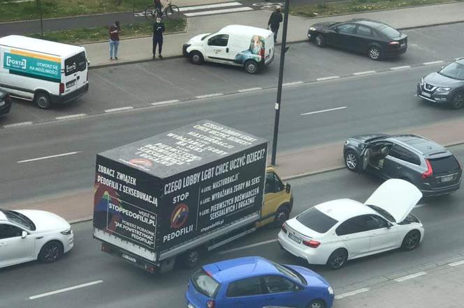Ciężarówka STOP Pedofilii na Ursynowie