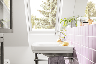 Okno drewniano-poliuretanowe idealne do łazienki lub kuchni