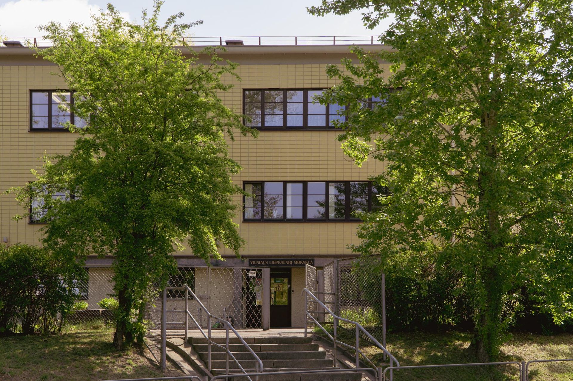 Szkoła projektu Romualda Gutta w Wilnie