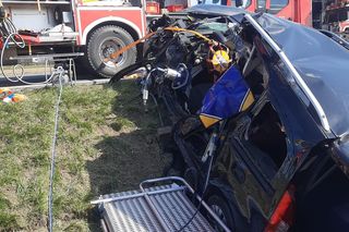 Zderzenie dwóch samochodów w Szczurowej. Jedna osoba została poszkodowana. Lądował śmigłowiec LPR