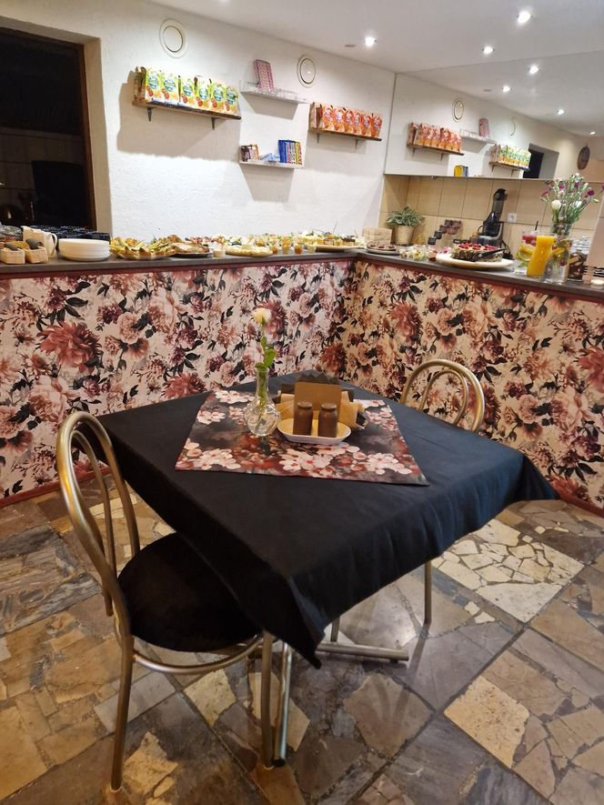 W Urzędzie Miasta Leszna otwarto Bistro Szczypta Smaku. Co można zjeść i za ile?